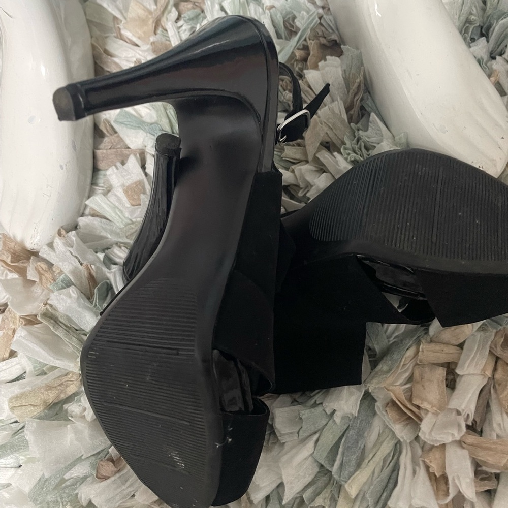 Shoes - Picture 5 of 5